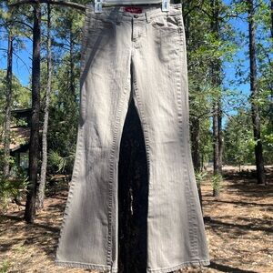 Levi's 519 junior Flare Jeans in beige